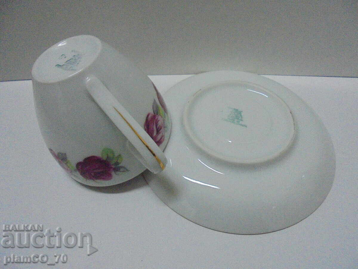 Licitație Nr. 8593 Set vintage din porțelan BOHEMIA – ceașcă cu farfurioară (trandafiri) Licitație Nr. 8593 Set vintage din porțelan BOHEMIA – ceașcă cu farfurioară (trandafiri)