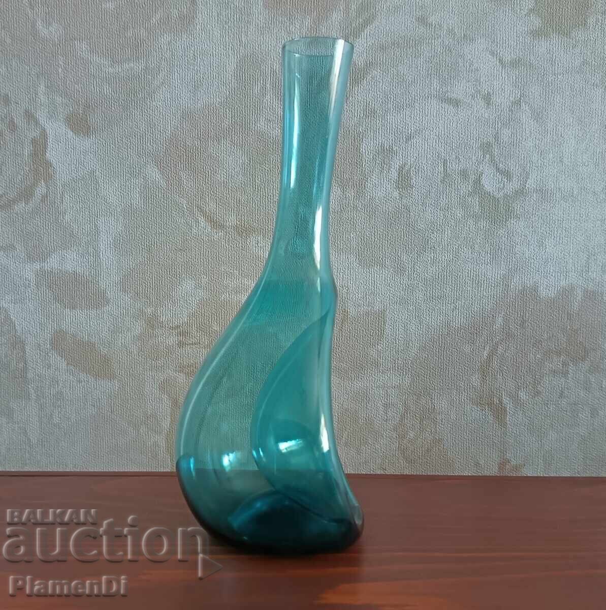 Livrarea Vază suedeză vintage din sticlă suflată manual MCM turcoaz Livrarea Vază suedeză vintage din sticlă suflată manual MCM turcoaz