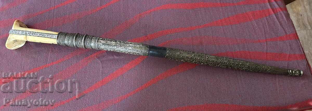 IATAGAN OTOMAN ARGINT FILDEȘ SABIE CUȚIT PUMNAL ȘAȘCĂ cu preț € 4390.00 | 8586.13 BGN IATAGAN OTOMAN ARGINT FILDEȘ SABIE CUȚIT PUMNAL ȘAȘCĂ cu preț € 4390.00 | 8586.13 BGN