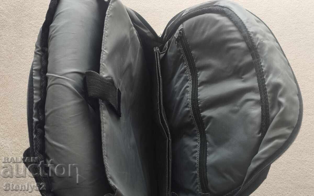 Licitație Rucsac pentru laptop DELL cu multe compartimente Licitație Rucsac pentru laptop DELL cu multe compartimente