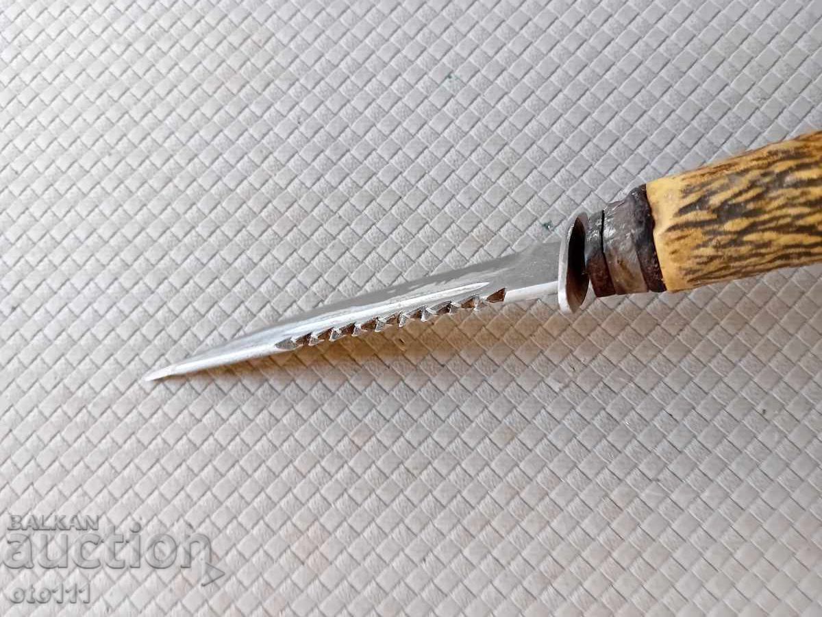 Delivery of OLD HUNTING KNIFE