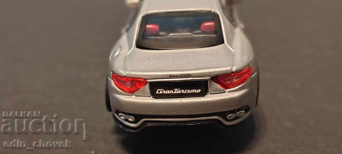 Maserati GranTurismo Bburago 1/43 cu preț € 5.00 | 9.78 BGN