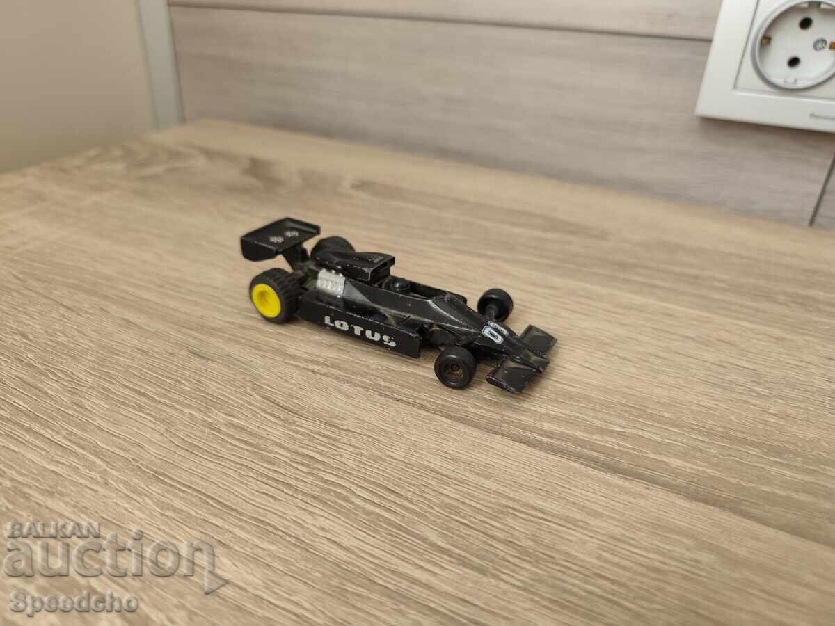 Mașinuță veche Micro Lotus Formula Bulgaria