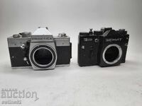 Lot de două aparate foto rusești vechi Praktica Zenit