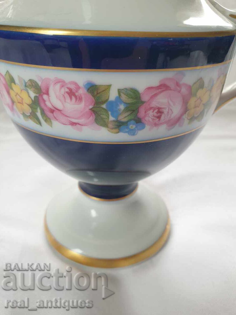 Delivery of Porcelain amphora