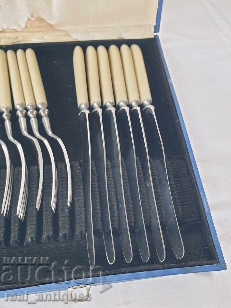 Licitație Un set de ustensile