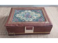 Jewelry box for connoisseurs