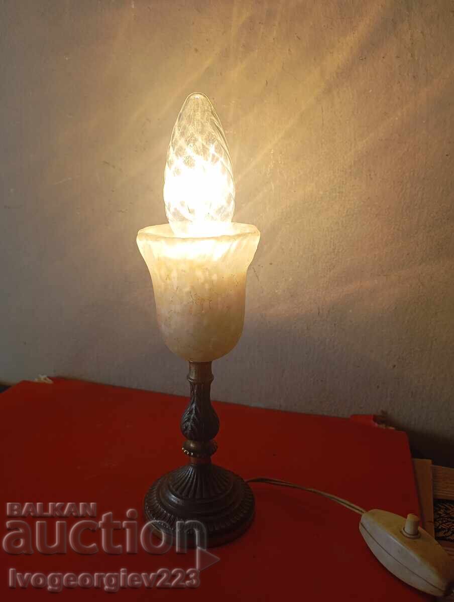 Δημοπρασία Vintage επιτραπέζιο φωτιστικό