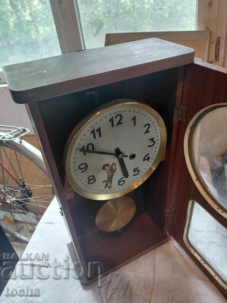 Δημοπρασία Μεγάλο ρολόι Junghans με κλειδί και εκκρεμές