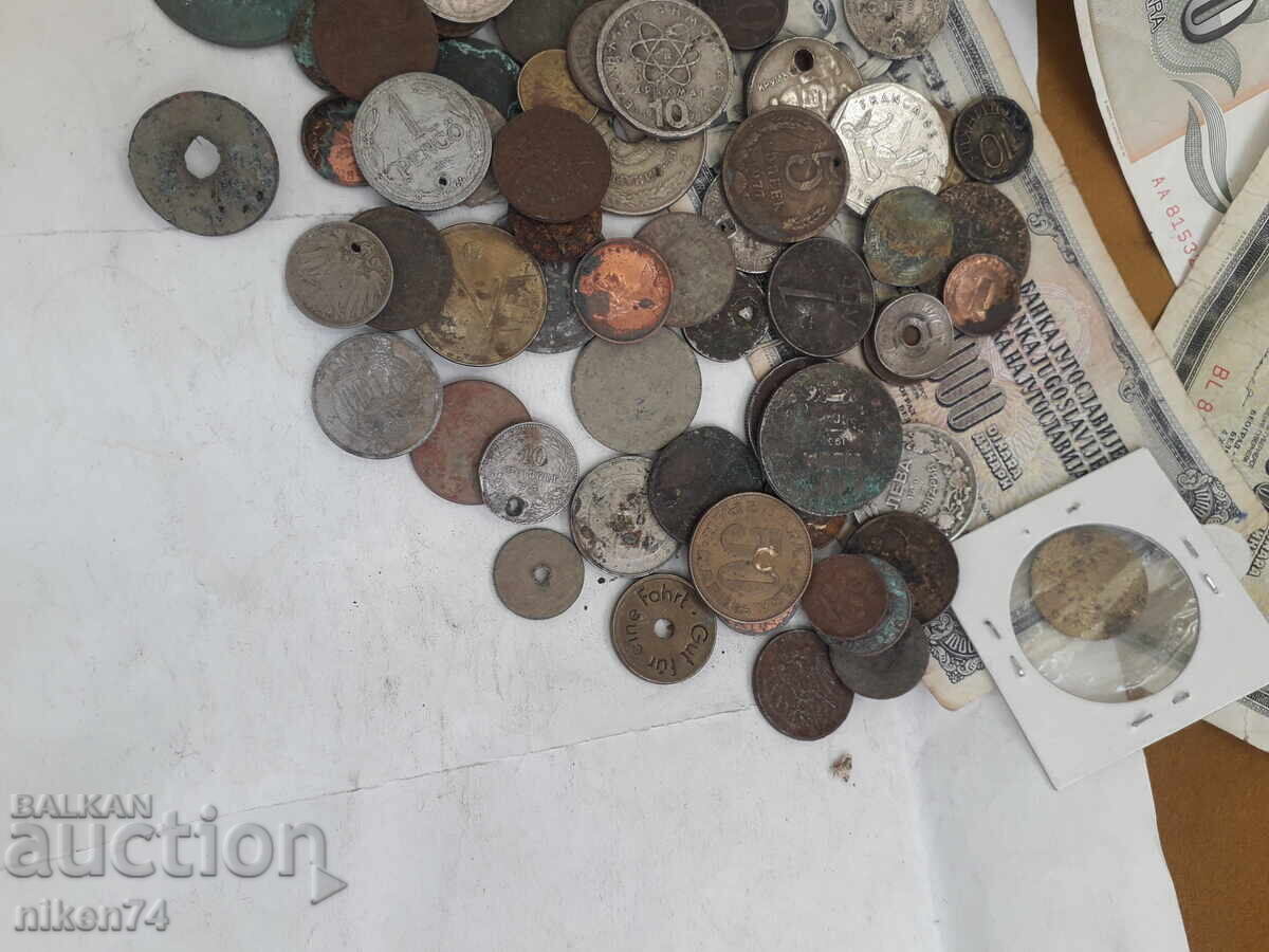 Livrarea lot de 70 de monede și bancnote în stare mediocră
