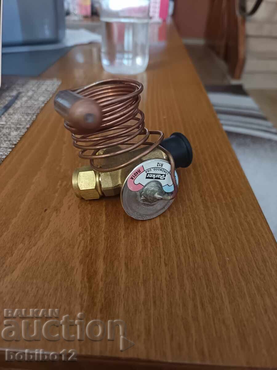 Delivery of PARKER 506131 thermostatic valve