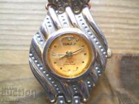 Gold-plated women's quartz watch "Omax" Japan