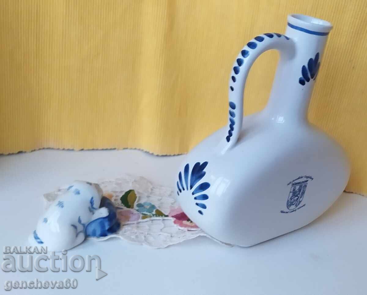 Livrarea ROYAL Delf Noland - carafă și figurină