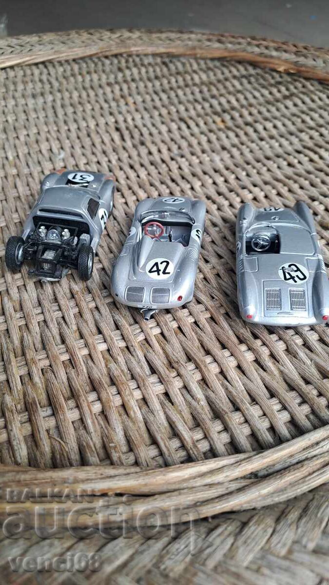 Set Porsche 1/43 cu preț € 20.00 | 39.12 BGN Set Porsche 1/43 cu preț € 20.00 | 39.12 BGN