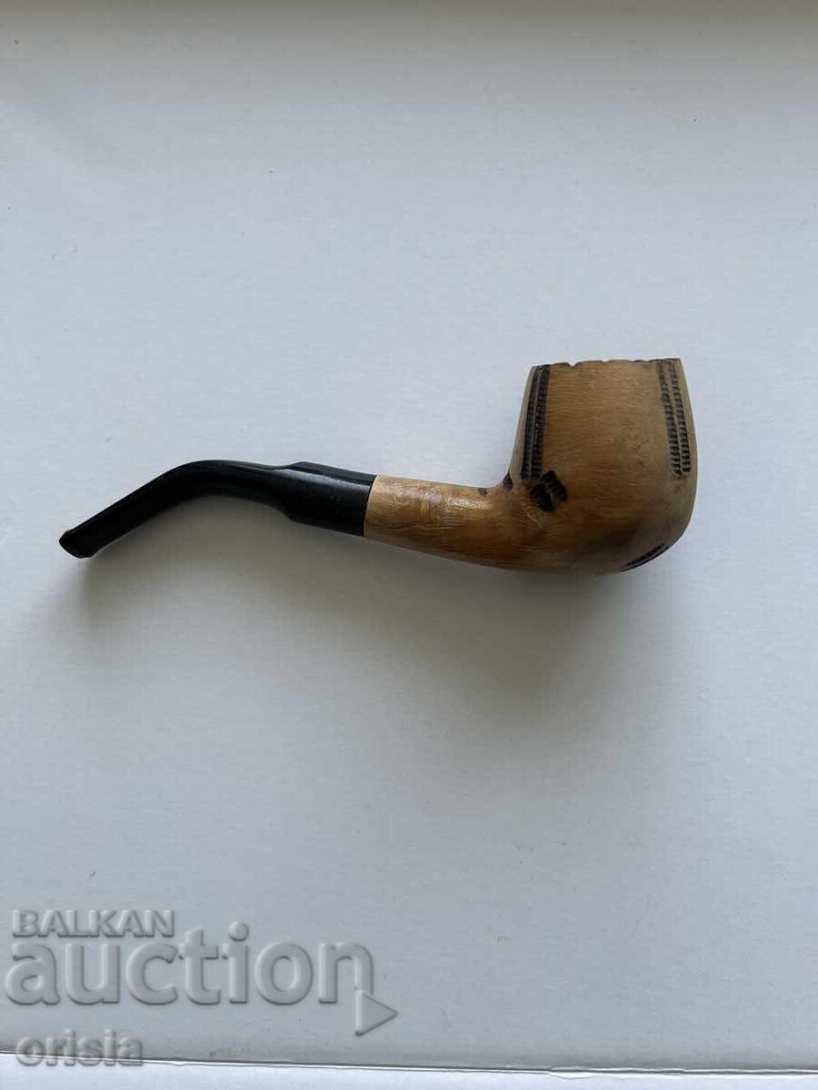 Ένας παλιός σωλήνας με τιμή € 10.00 | 19.56 BGN
