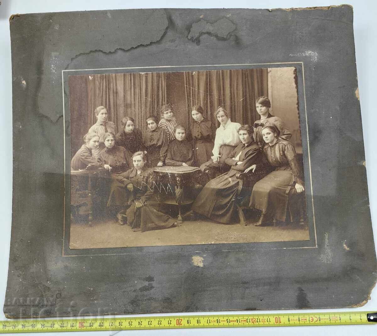 SFÂRȘITUL SECOLULUI XIX FEMEI POZĂ VECHE MARE FOTOGRAFIE CARTON
