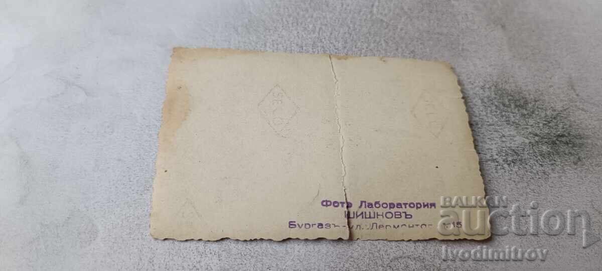 Fotografie Șase tineri în mare cu preț € 1.18 | 2.31 BGN