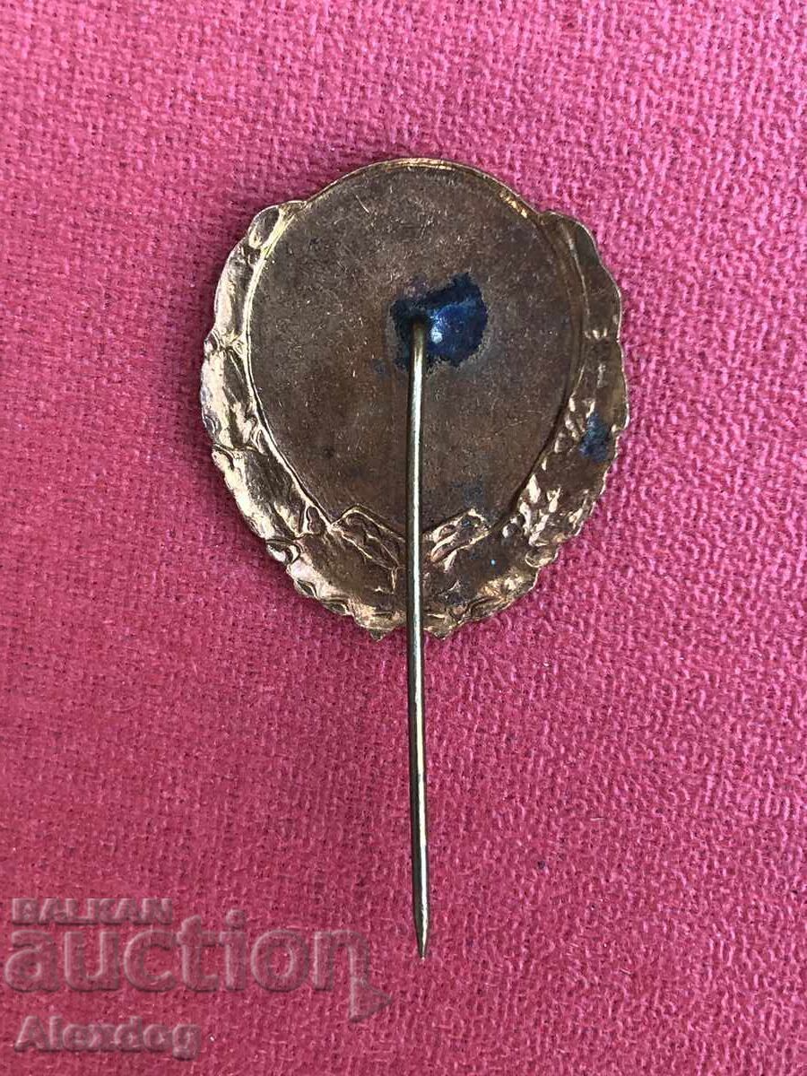 Auction Rare royal badge, SNKS badge Auction Rare royal badge, SNKS badge