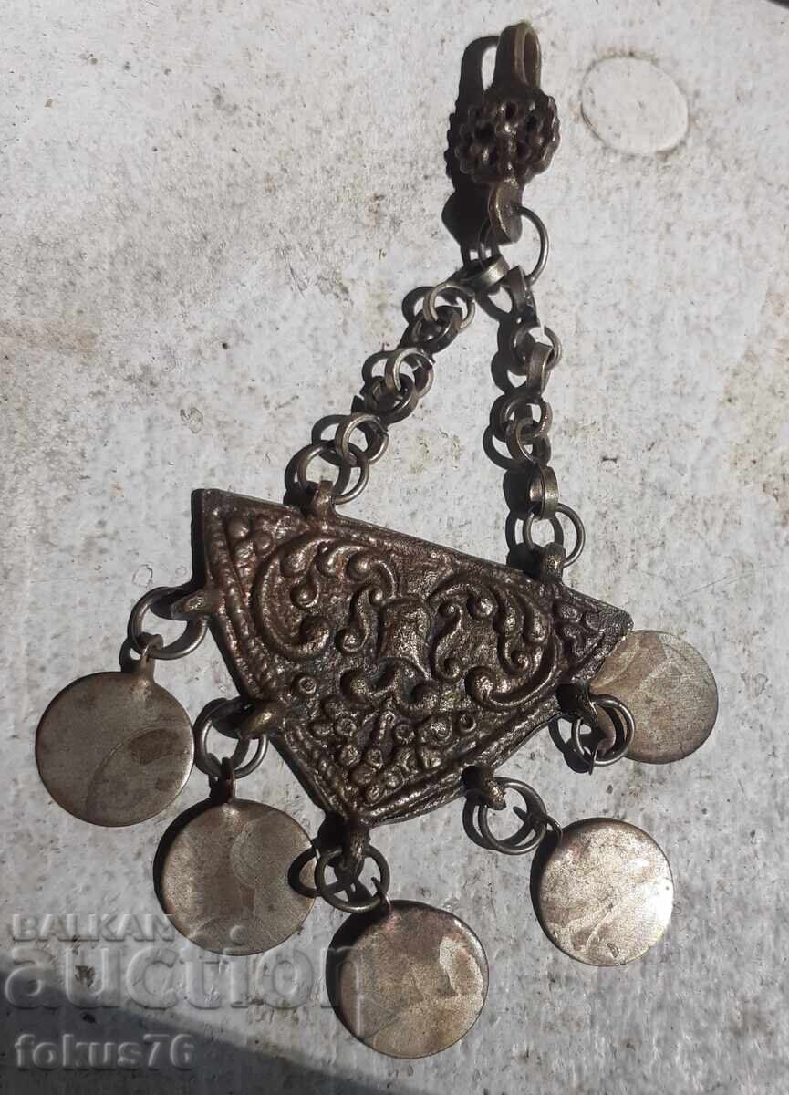 Delivery of Old National Revival period jewelry trembler pendant Delivery of Old National Revival period jewelry trembler pendant