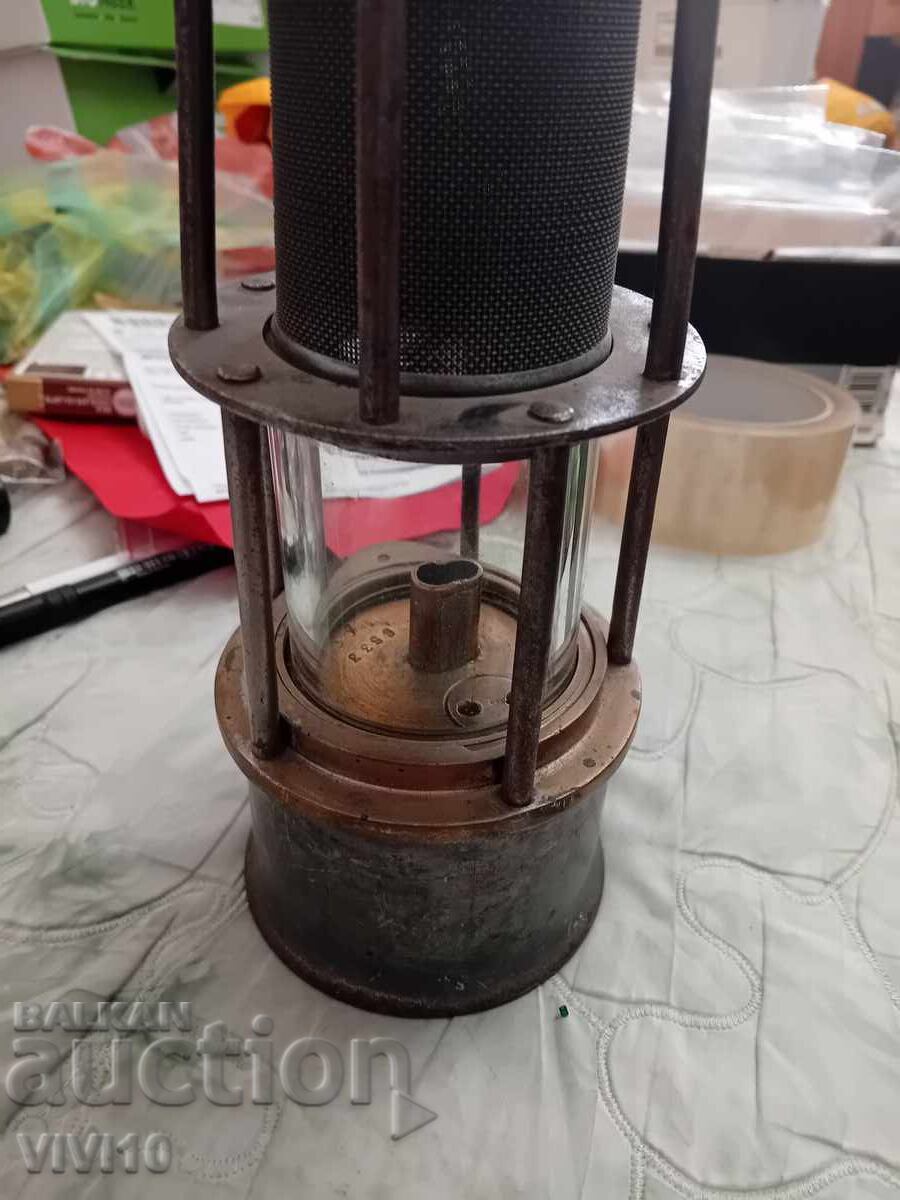 Παλιά μεταλλευτική λάμπα με τιμή € 80.00 | 156.47 BGN Παλιά μεταλλευτική λάμπα με τιμή € 80.00 | 156.47 BGN