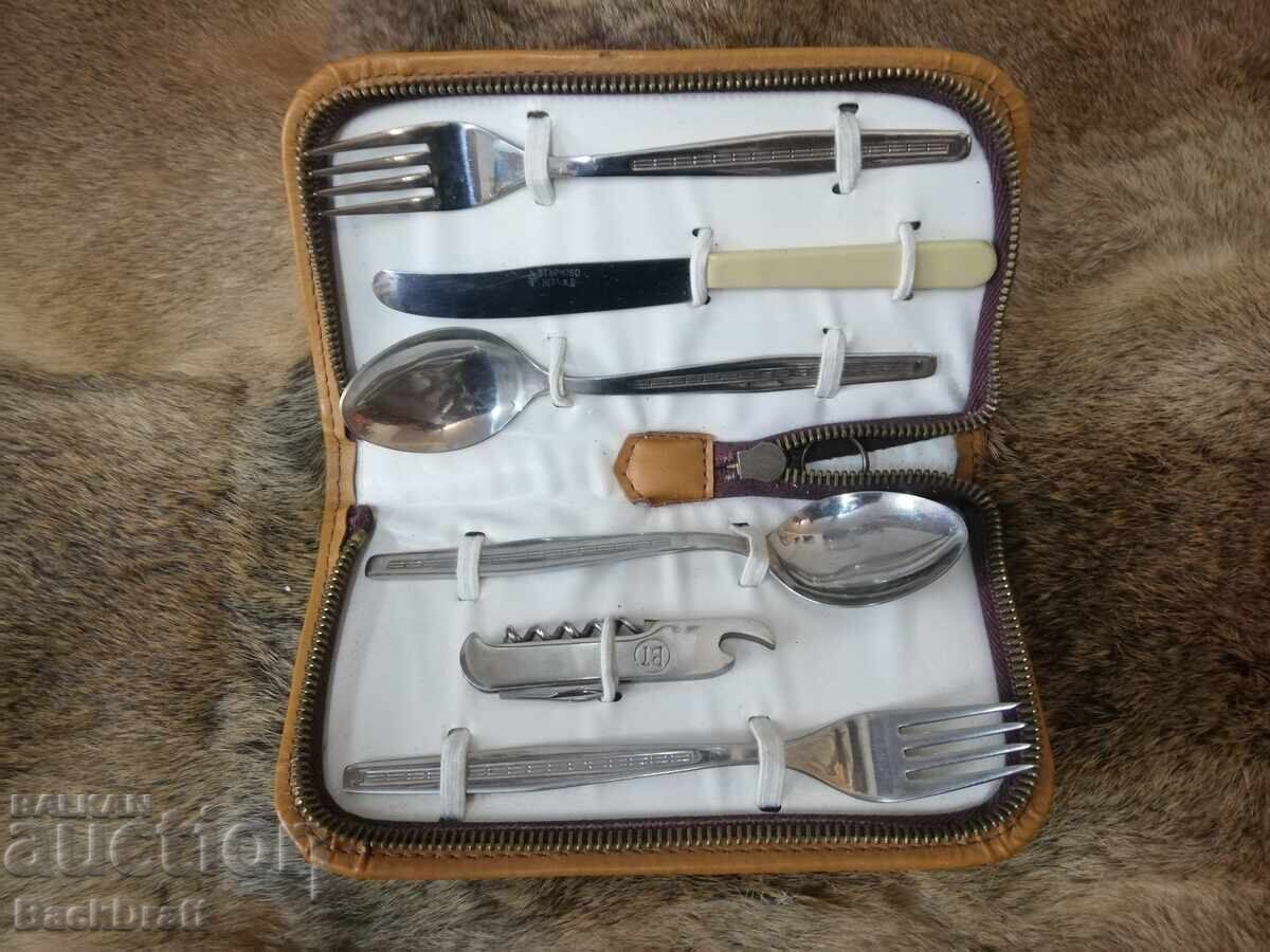 Σοβιετικό τουριστικό σετ, Μαχαιροπίρουνα Β. Τάρνοβο με τιμή € 19.90 | 38.92 BGN