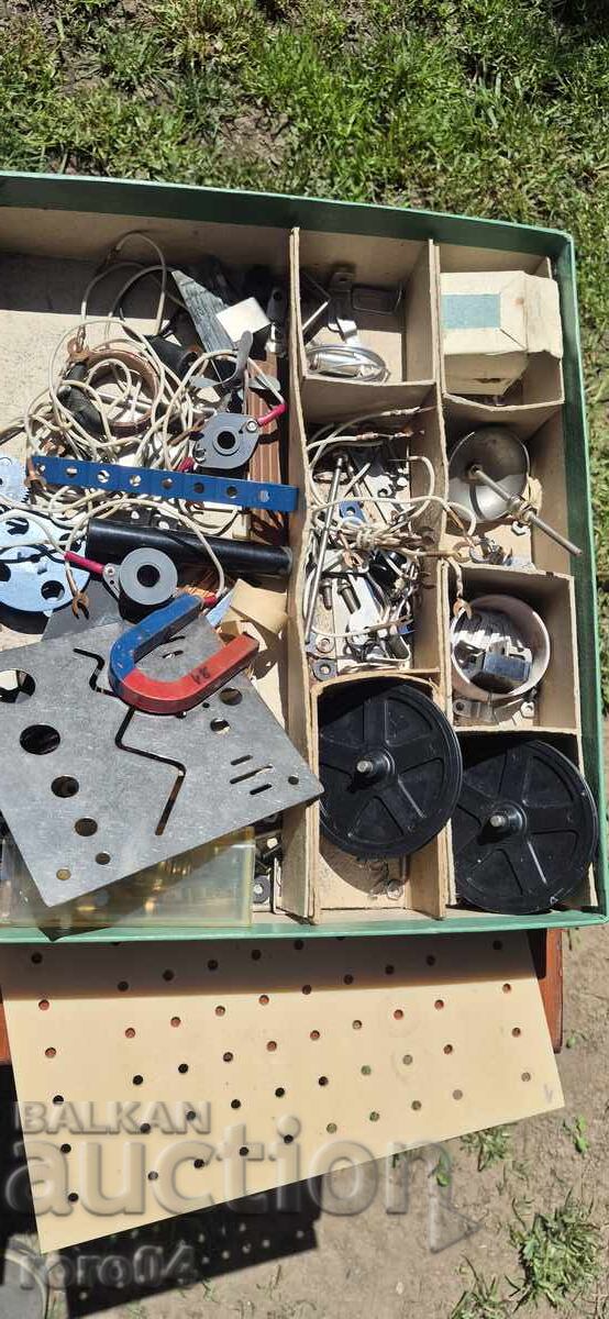 ELECTRONIC CONSTRUCTION SET - USSR with price € 35.99 | 70.39 BGN ELECTRONIC CONSTRUCTION SET - USSR with price € 35.99 | 70.39 BGN