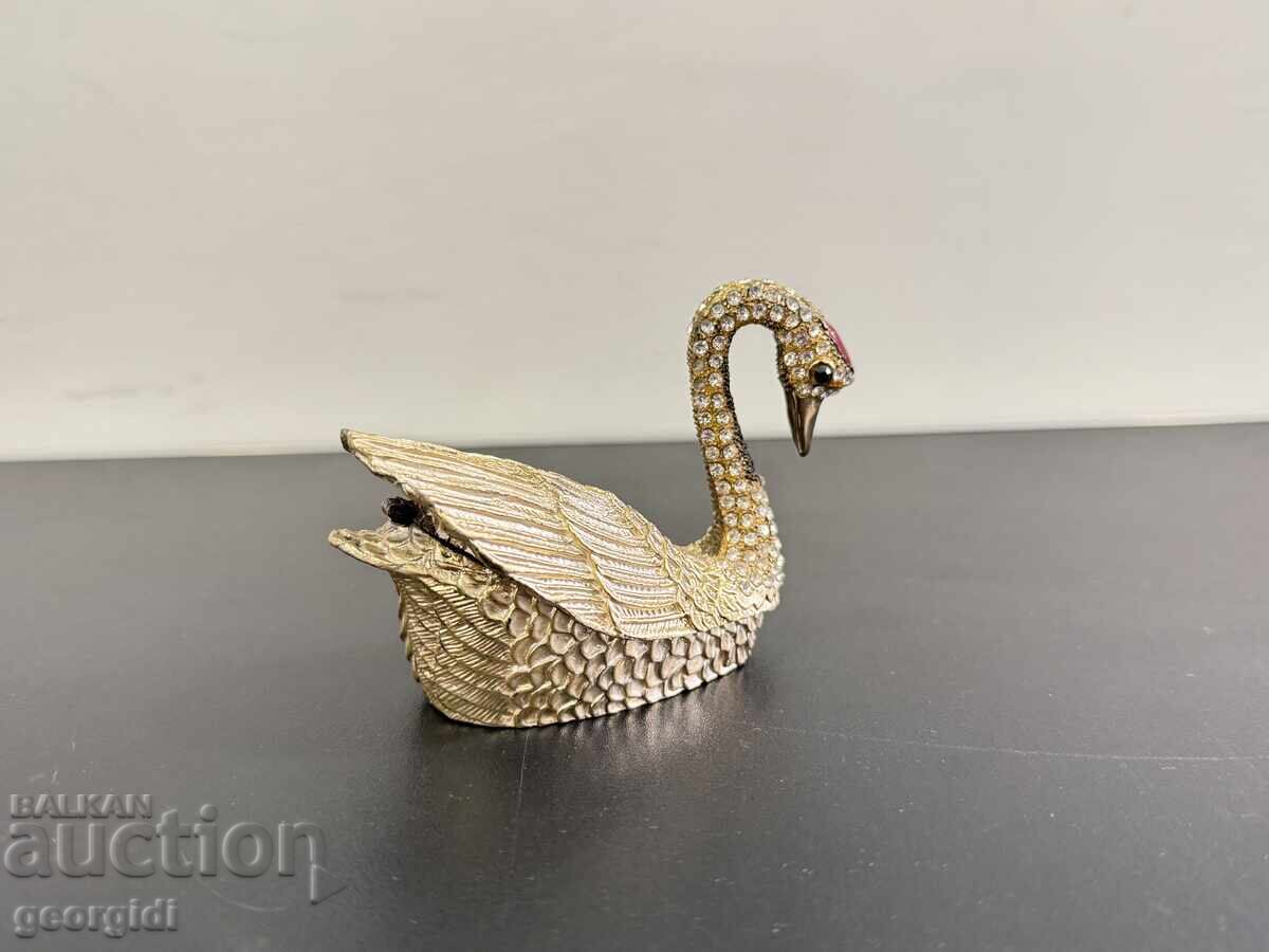 Cutie metalică pentru bijuterii cu cristale și glazură. Nr. 8158 cu preț € 43.00 | 84.10 BGN