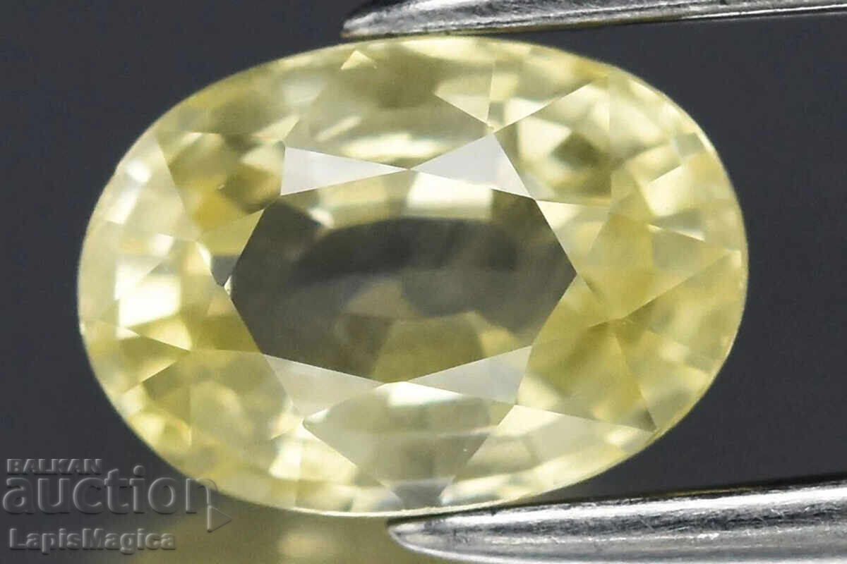 Safir galben natural 0.70ct VVS netratat 6x4mm tăietură ovală
