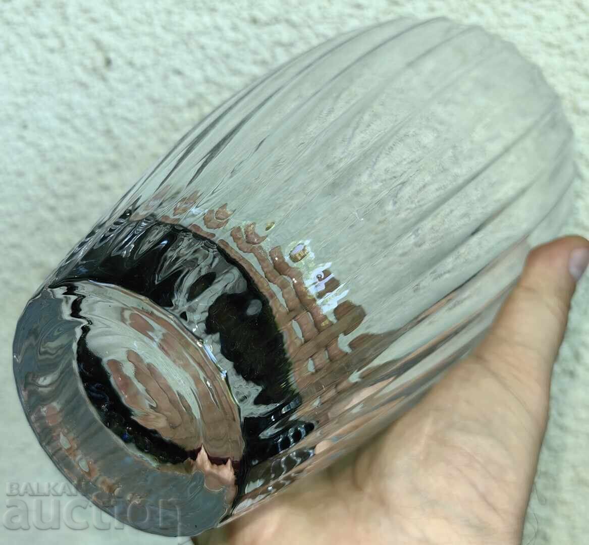 VAZĂ MARE DIN STICLĂ PENTRU FLORI REZISTENTĂ cu preț € 15.00 | 29.34 BGN