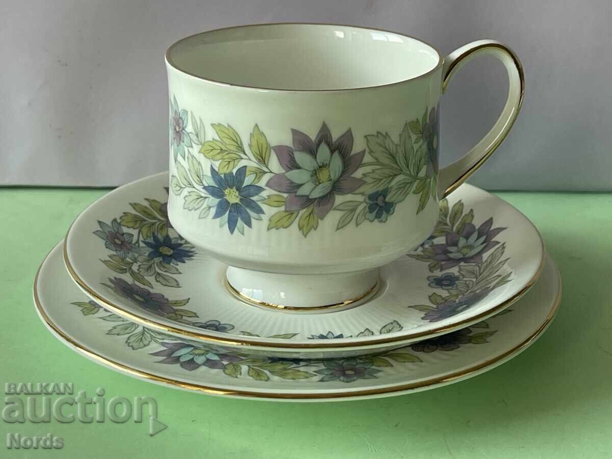 Set de ceai triplu din porțelan Paragon cu preț € 0.65 | 1.27 BGN Set de ceai triplu din porțelan Paragon cu preț € 0.65 | 1.27 BGN