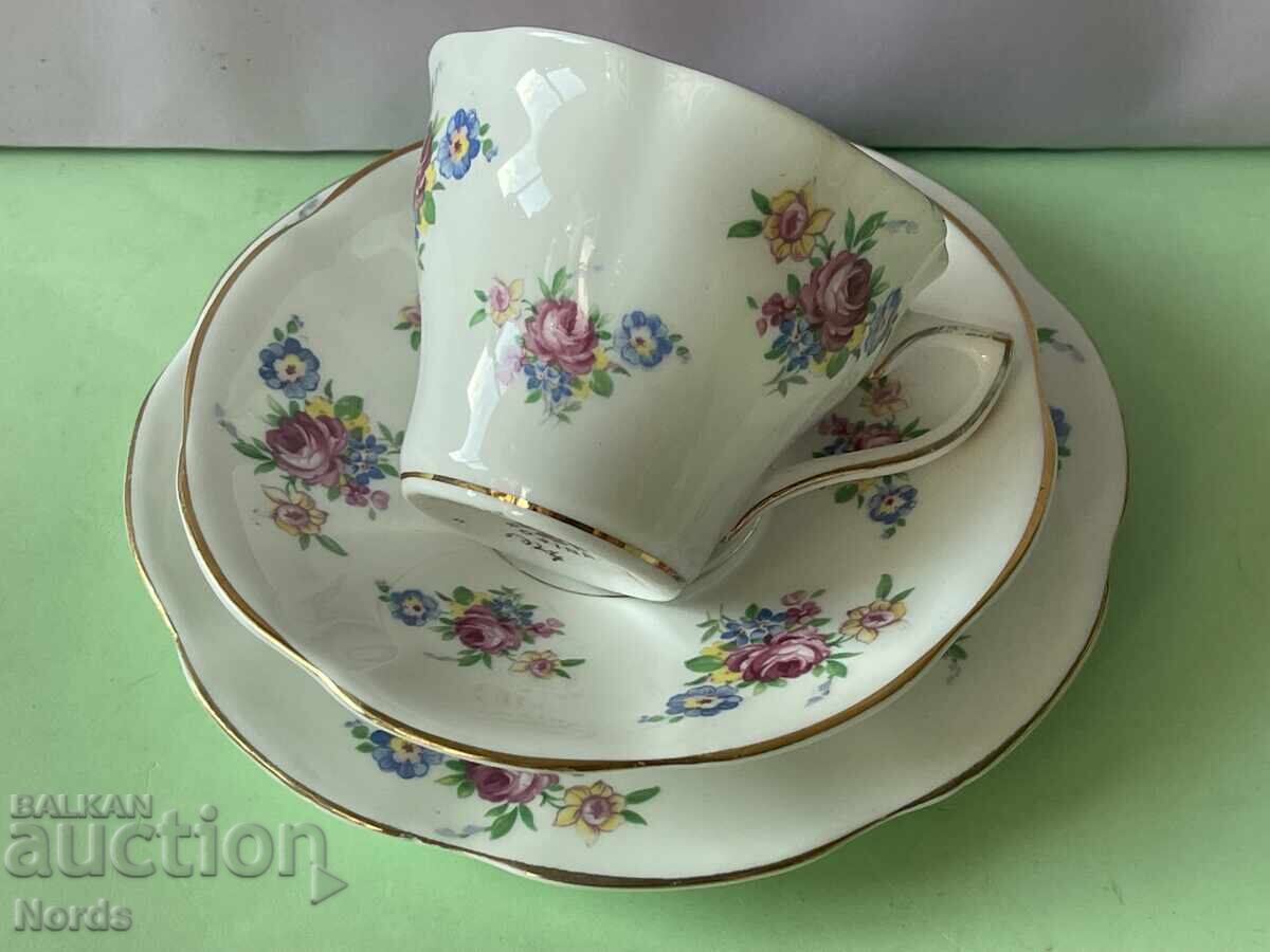 Delivery of Vintage English trio tea set