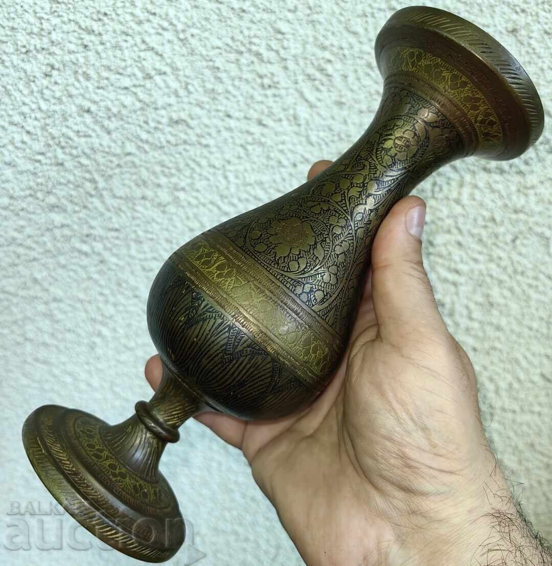 VAZĂ INDIANĂ DIN METAL GRAVAT - 6