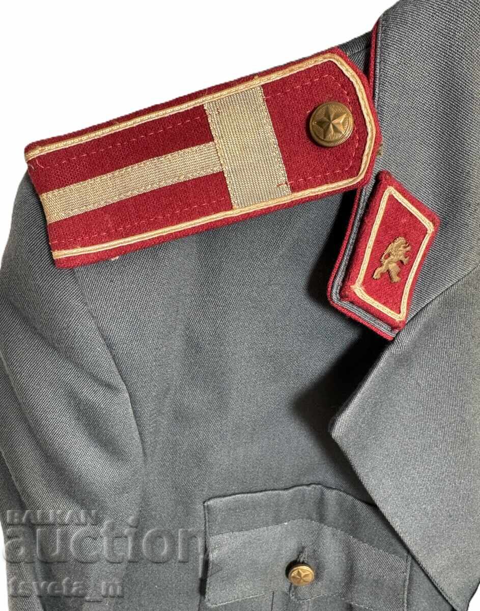 Livrarea Jachetă și cravată de uniformă Miliția Populară socialistă