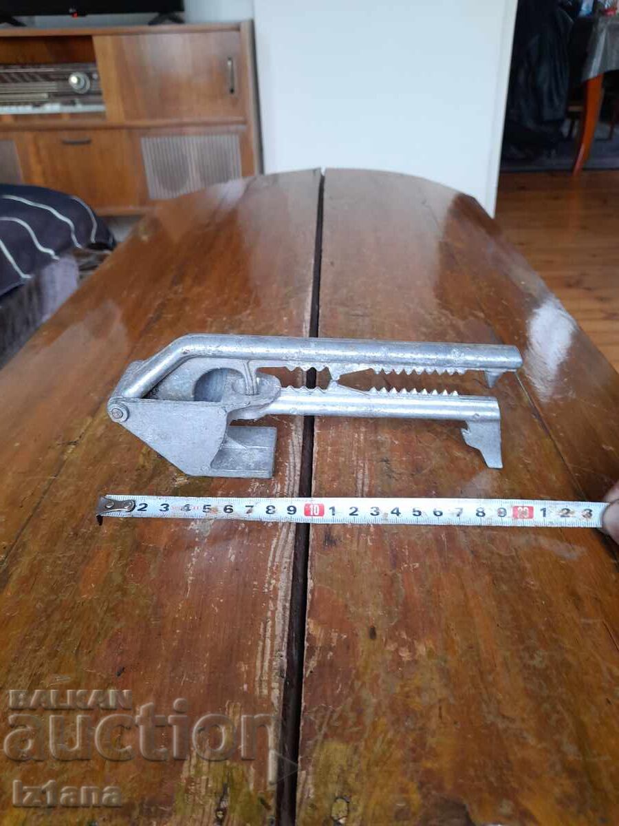 Old aluminum garlic press - 7