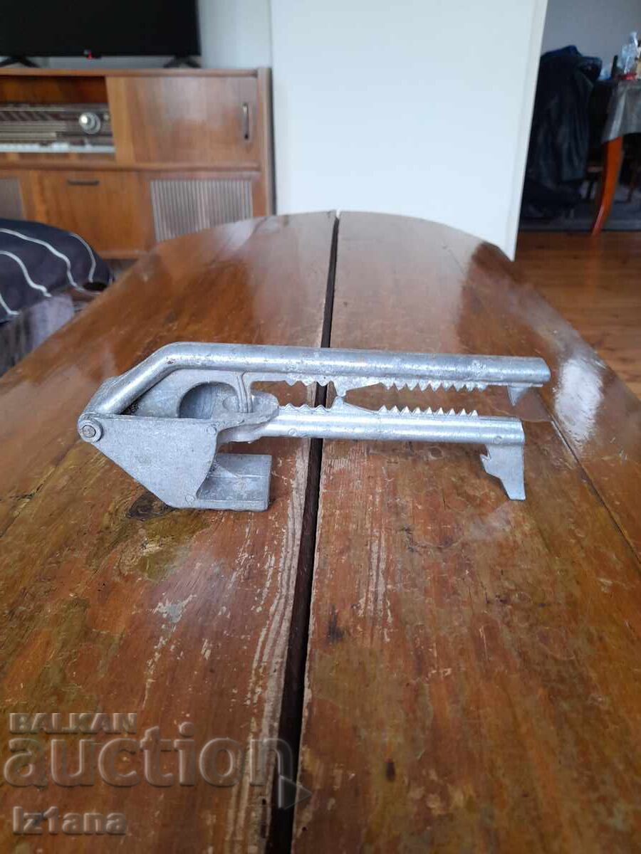 Old aluminum garlic press