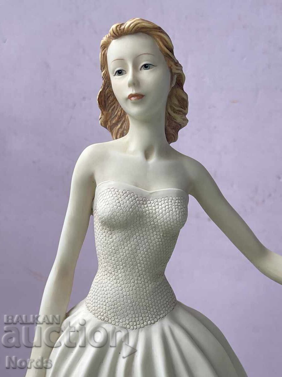 Figurină frumoasă The Leonardo Collection cu preț € 0.01 | 0.02 BGN