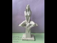 The Leonardo Collection beautiful figurine