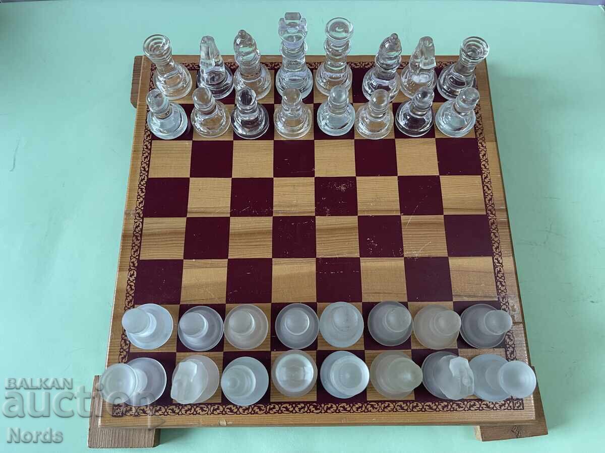 Ξύλινο σκάκι με γυάλινα πιόνια με τιμή € 9.50 | 18.58 BGN