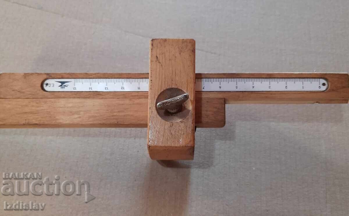 Unealtă de tâmplărie veche rară cu preț € 25.00 | 48.90 BGN Unealtă de tâmplărie veche rară cu preț € 25.00 | 48.90 BGN