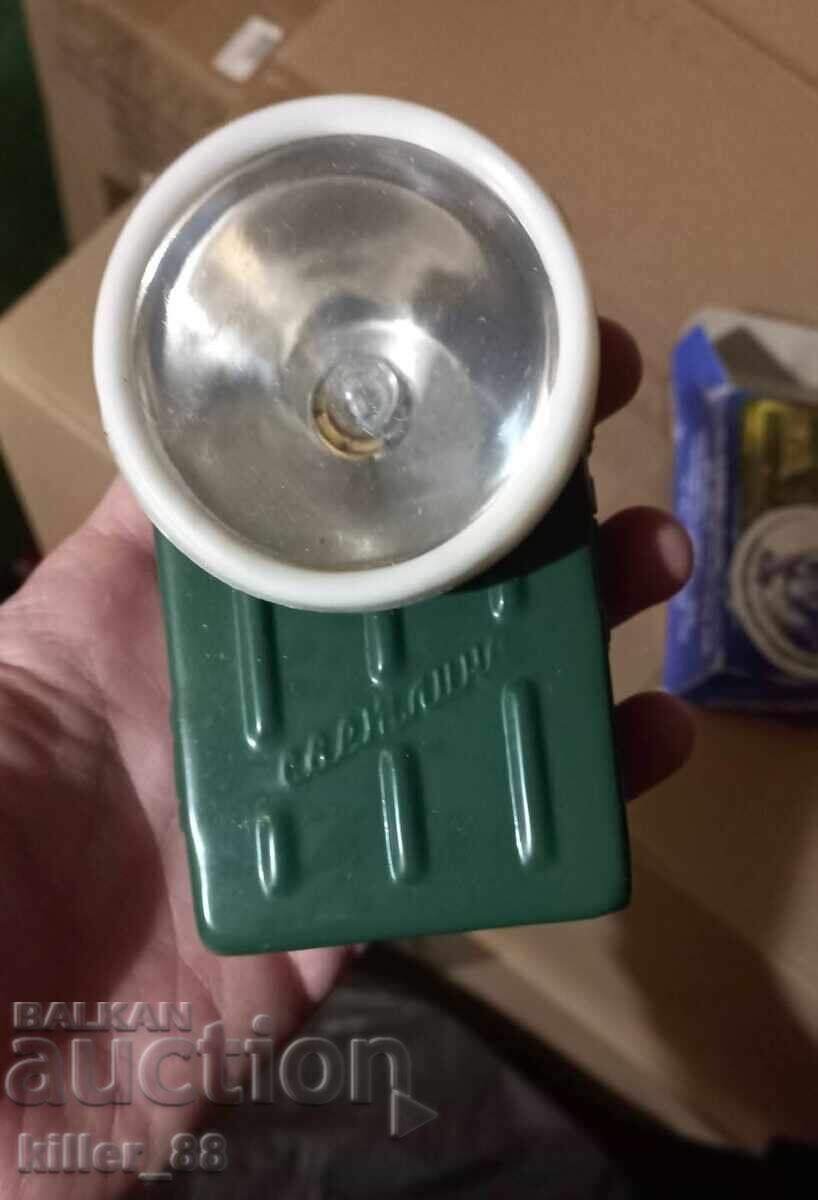 Lanterna din vremuri de mult apuse Lanterna din vremuri de mult apuse