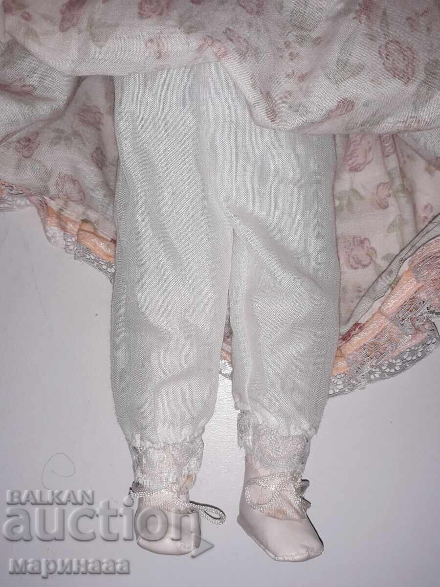 Delivery of DOLL. PORCELAIN