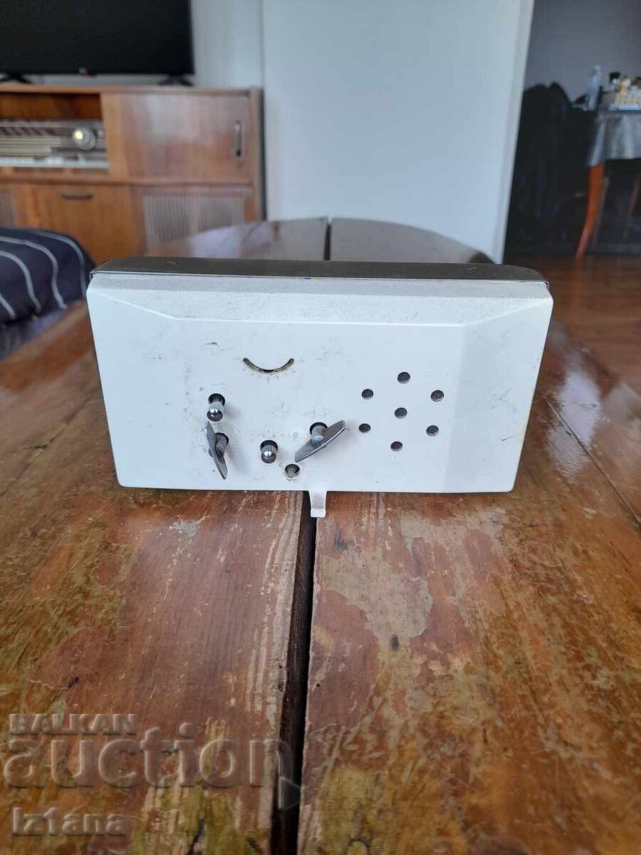 Auction  Vintage Chunlei table clock
