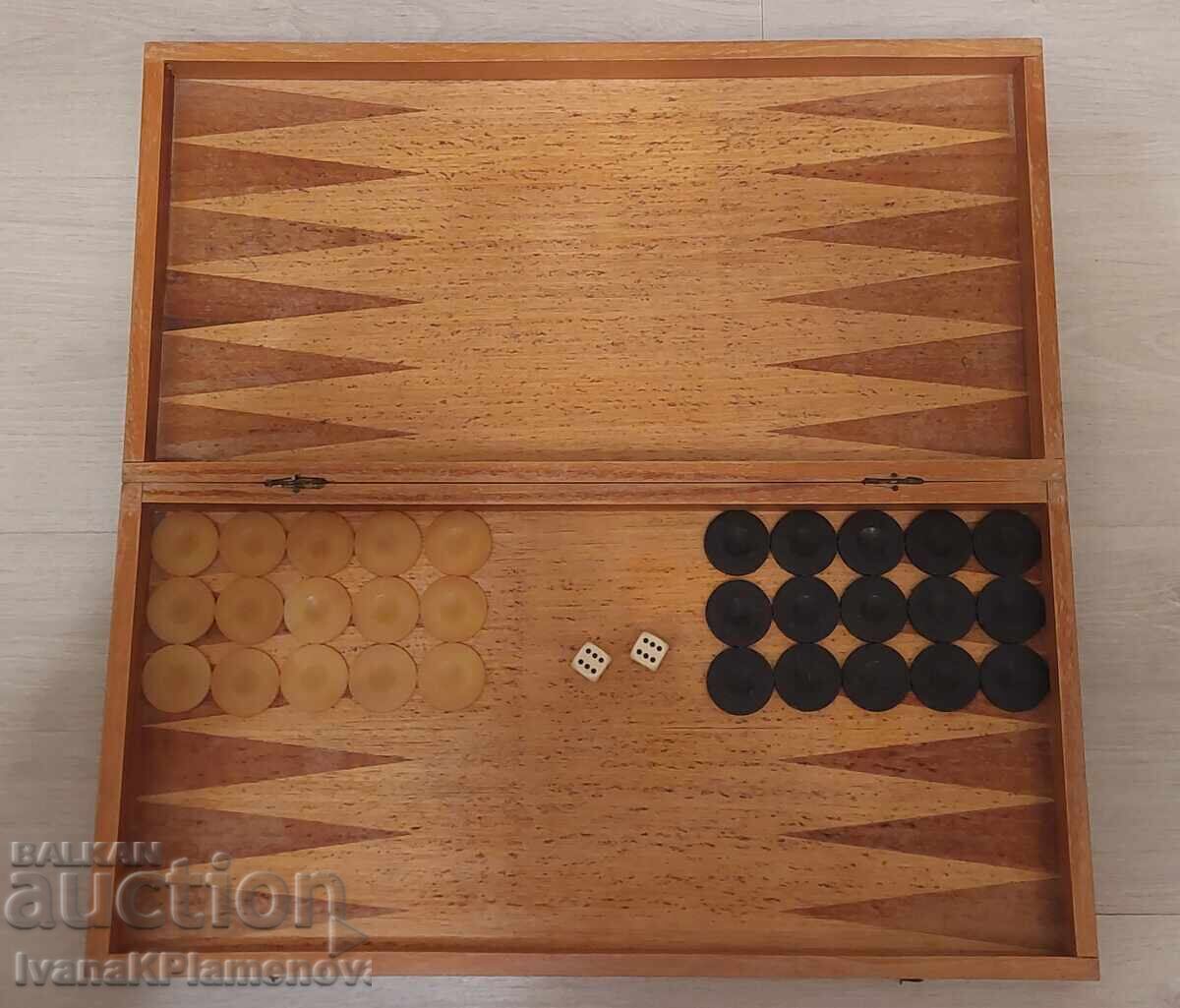 Licitație Tablă de joc retro mare 48 cm pentru cunoscători