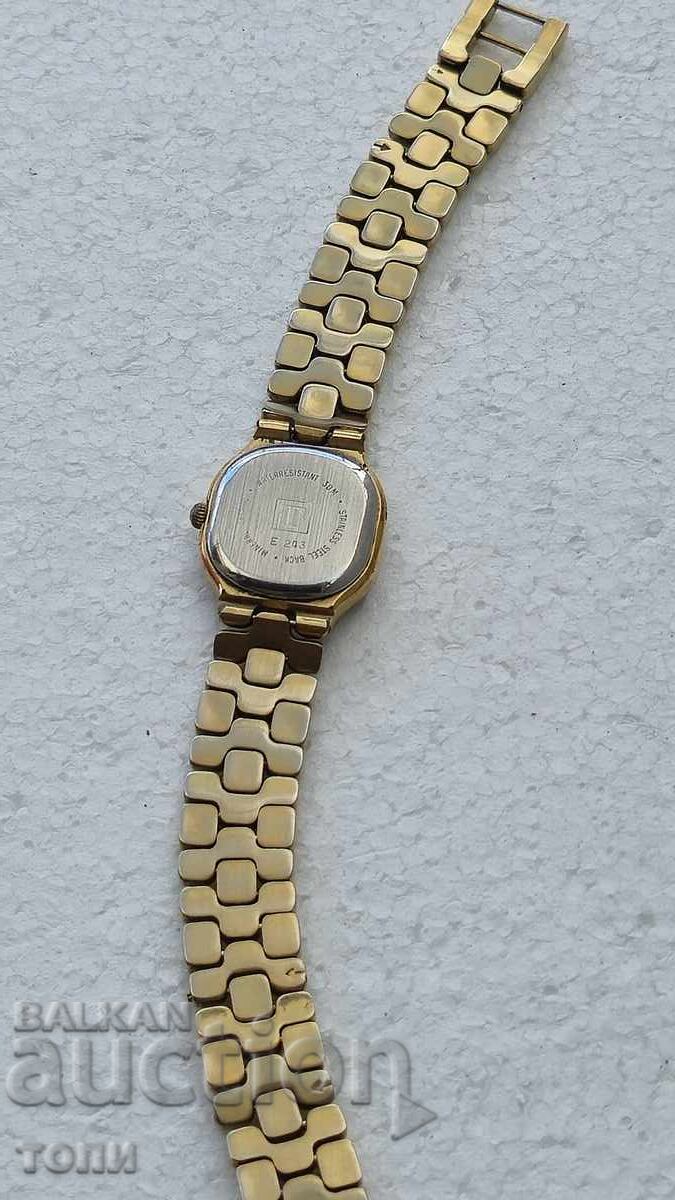 Livrarea TISSOT QUARTZ SWISS MADE RAR NU ȘTIU DACĂ FUNCȚIONEAZĂ FĂRĂ PREȚ !!!!