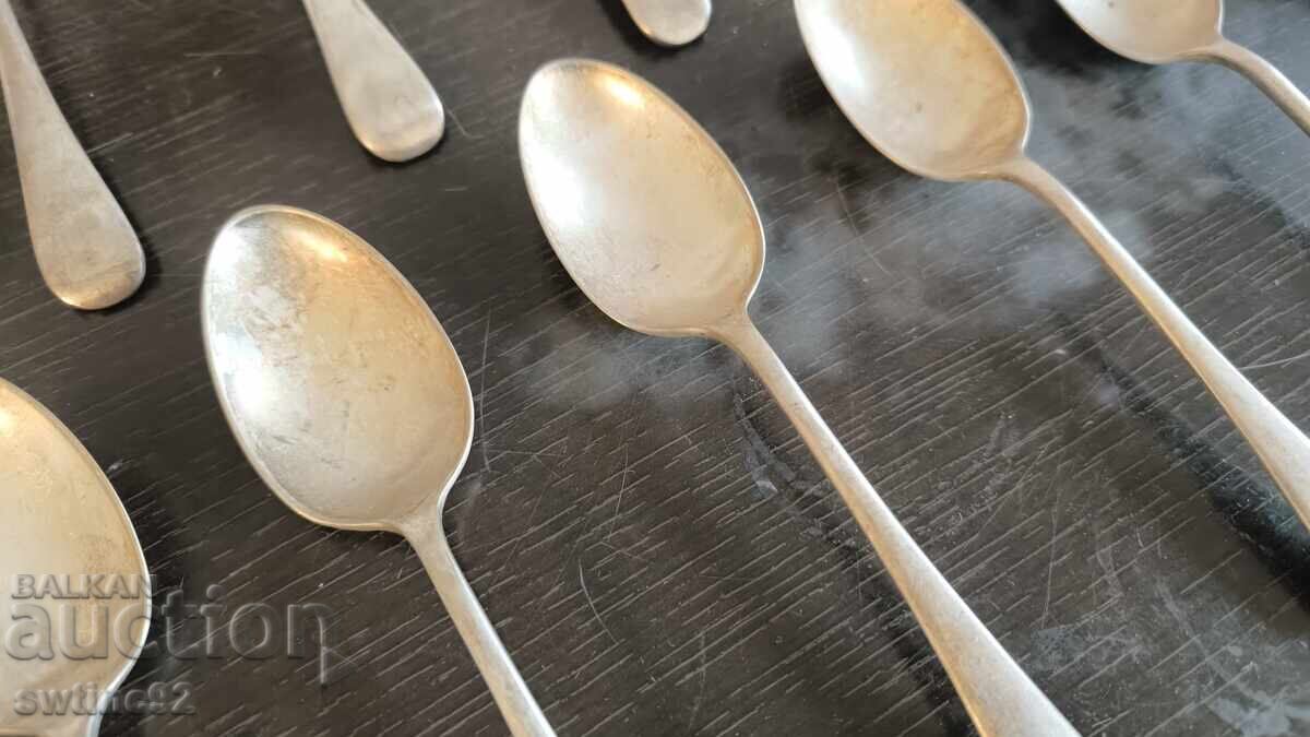 Set vechi englezesc Priory, foarte frumos cu preț € 3.50 | 6.85 BGN