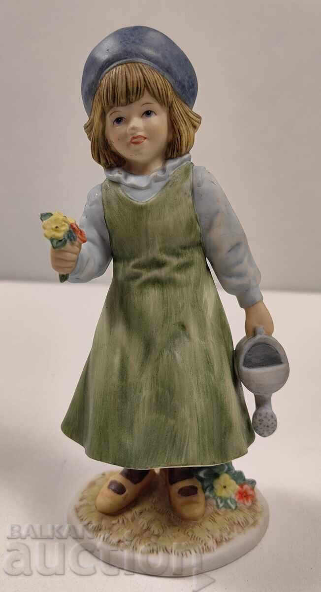 GOEBEL FETIȚĂ FLORI FIGURINĂ PORȚELAN MARCATĂ GOEBEL FETIȚĂ FLORI FIGURINĂ PORȚELAN MARCATĂ