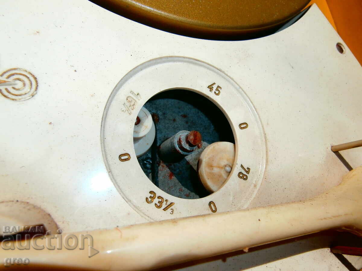 FWZ φορητό ρετρό πικάπ για αποκατάσταση (με βαλίτσα) με τιμή € 9.00 | 17.60 BGN