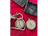 2 броя джобни часовници
