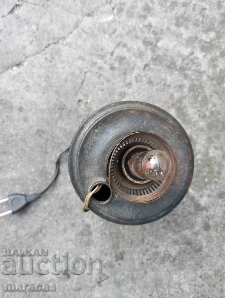 Lampă veche din metal