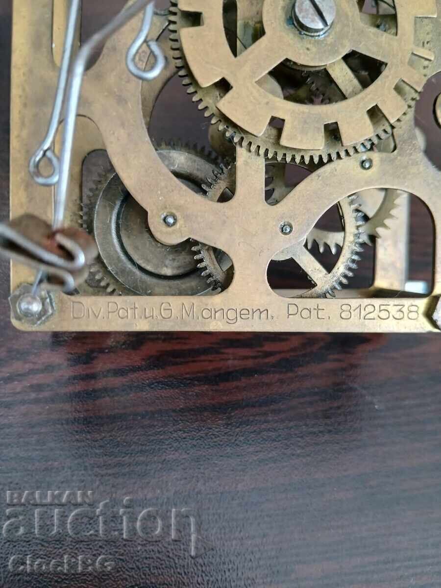 Vintage γερμανικός μηχανισμός ρολογιού με τιμή € 1.00 | 1.96 BGN